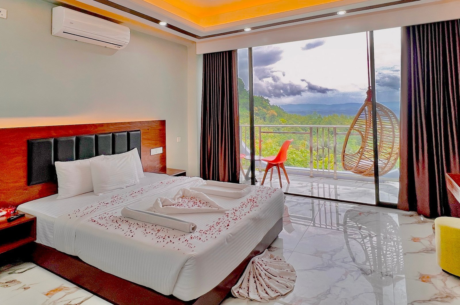 Premium Couple Room